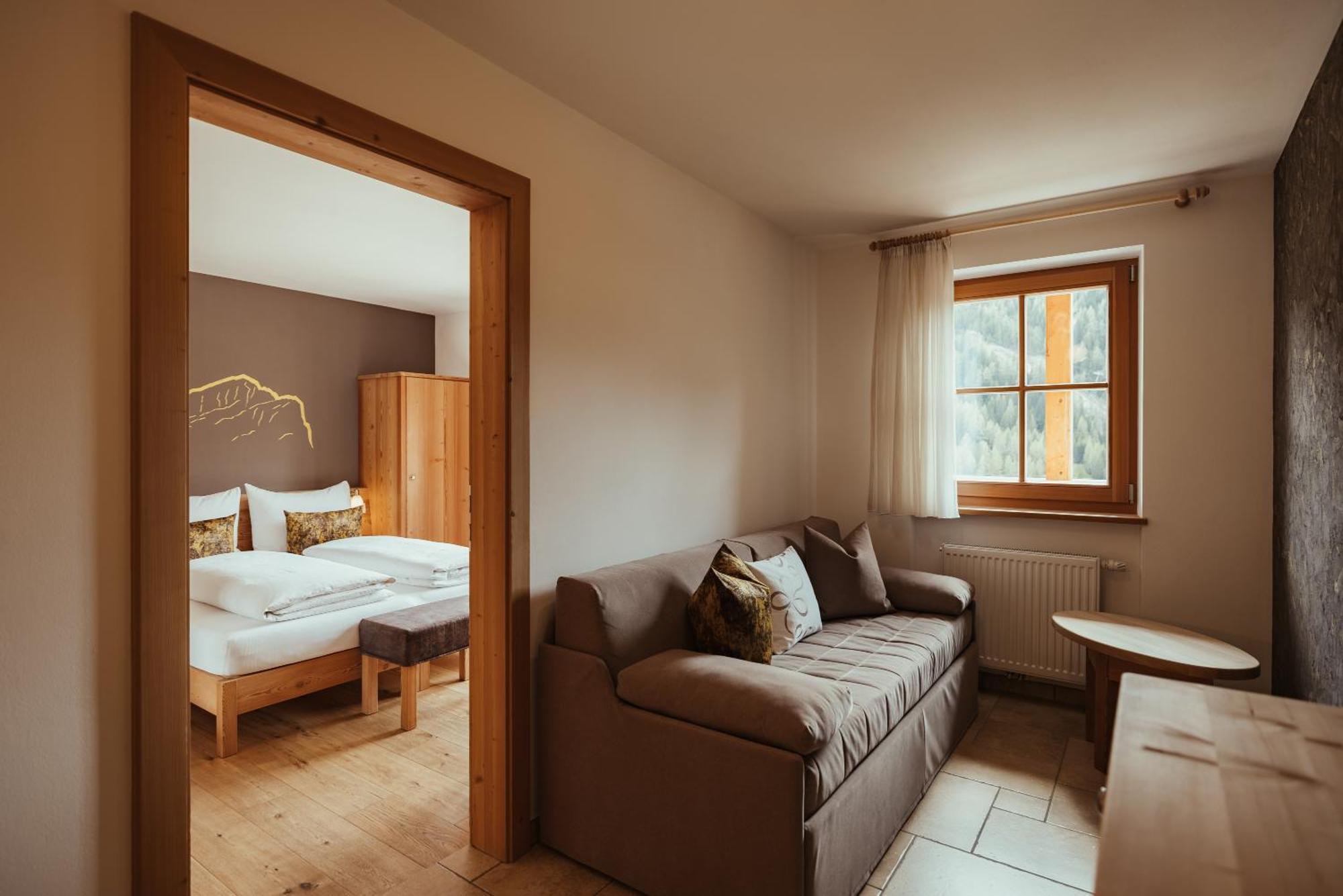 Refugium Laflu Apartments Corvara In Badia Exterior foto